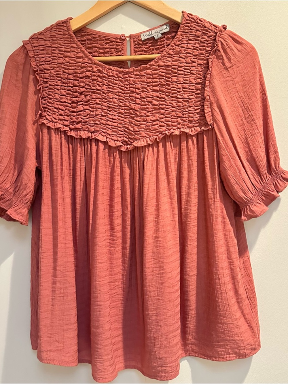 Wishlist Apparel‎ Pink Ruffle Smocked Blouse Women’s Small | Short‑Sleeve